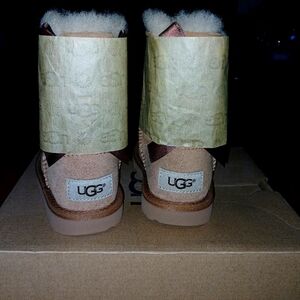 UGG girls Bow II